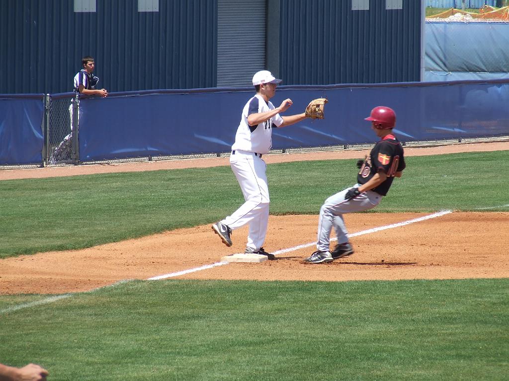 vs Holy Cross 4-11-09 (37)